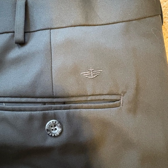 Dockers Premium Pleated Relaxed Fit Cuffed Dark Gray Mens Dress Pants 40x30 - Picture 3 of 11